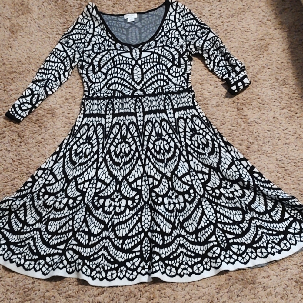 Carmen Mark Volvo dress size large. Knee length, black and white pattern